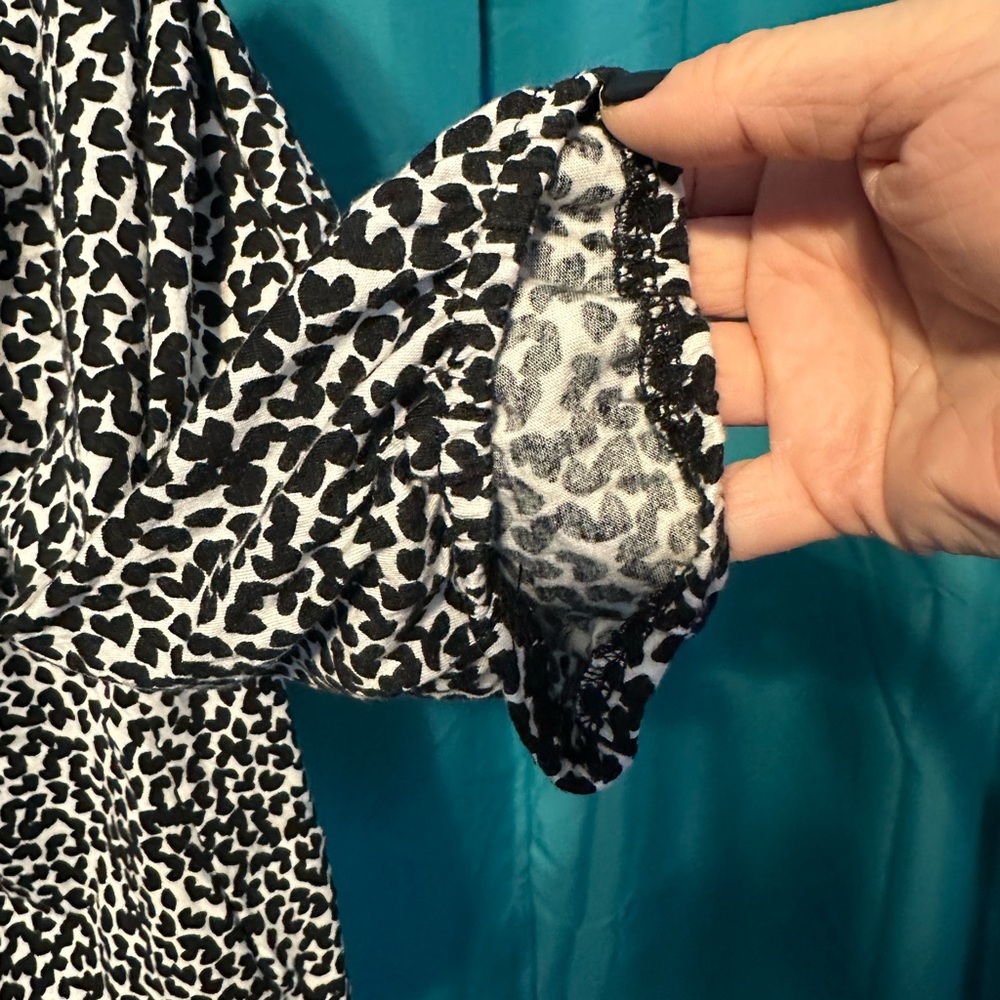 Michael Kors Black and White Blouse EUC size 3x - Picture 3 of 6